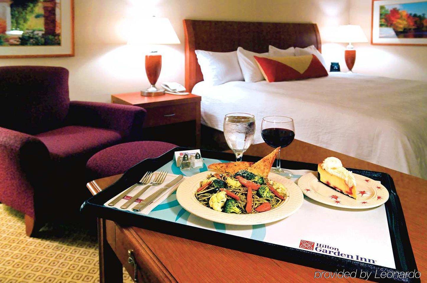 Hilton Garden Inn Colorado Springs North Номер фото